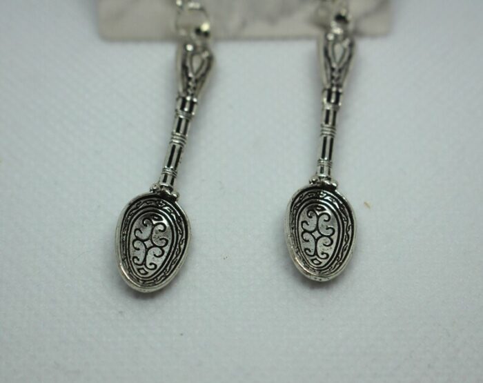 Antique-style spoon earrings - Image 2